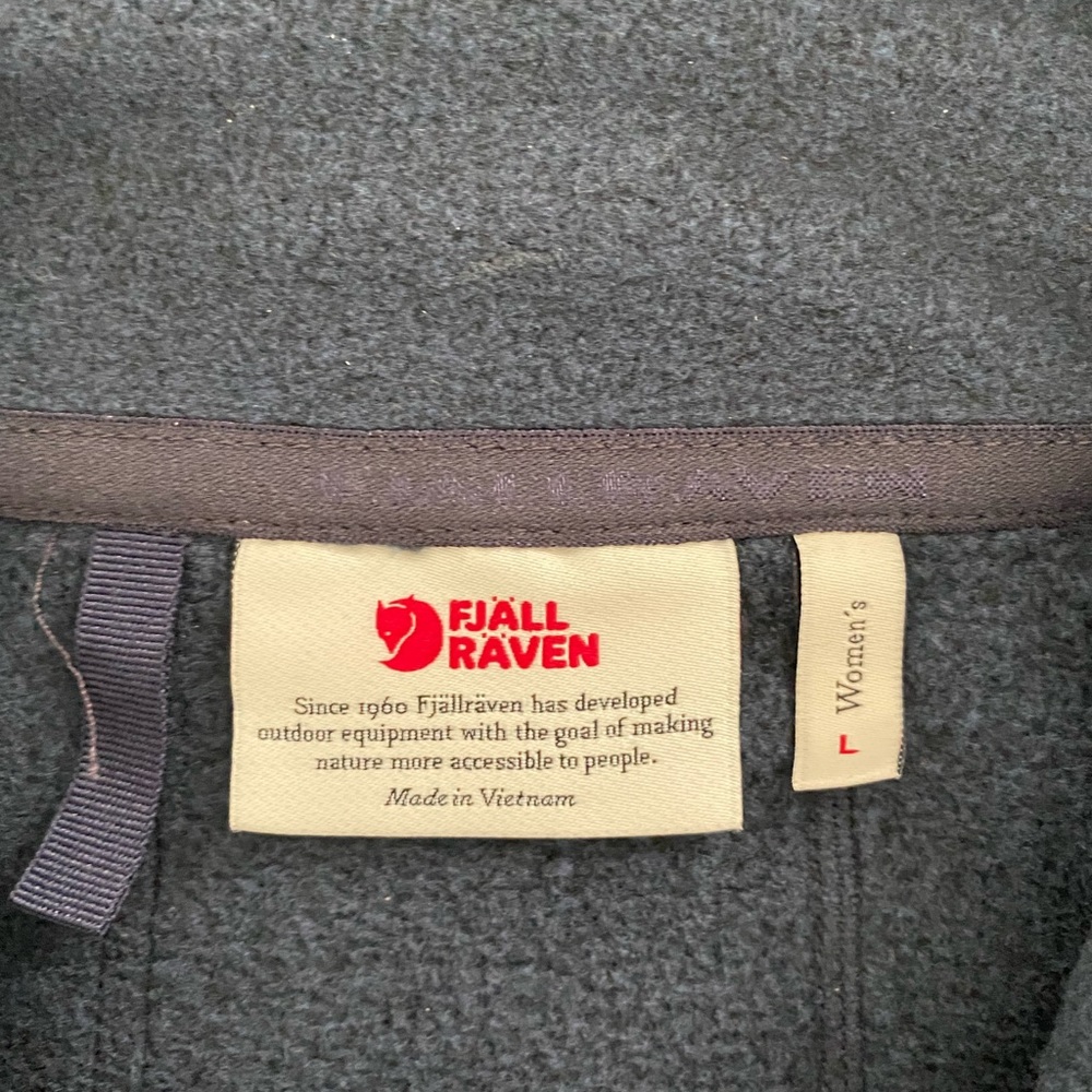 BRAND NEW Fjallraven Navy Women’s Stina Fleece